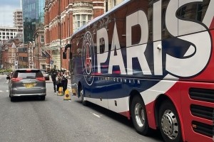 法媒：巴黎大巴的车轮被偷的报道并不属实