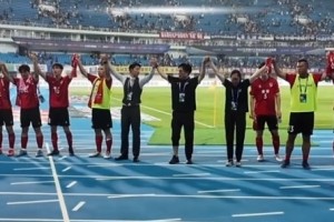 败也爱你！淮安队遭遇3场不胜，球迷高呼“继续战斗”鼓励球队